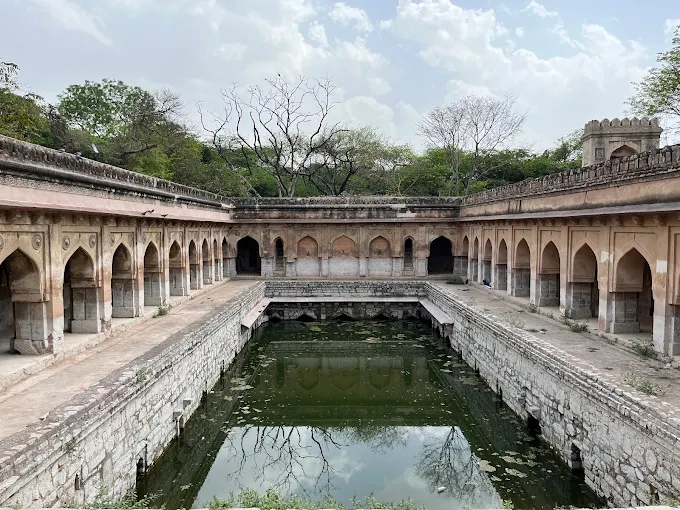 Rajon ki Baoli